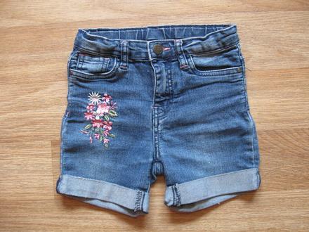 Džínové kraťasy, 128