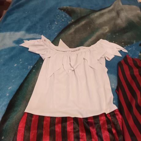 Karnevalový kostým pirátka,