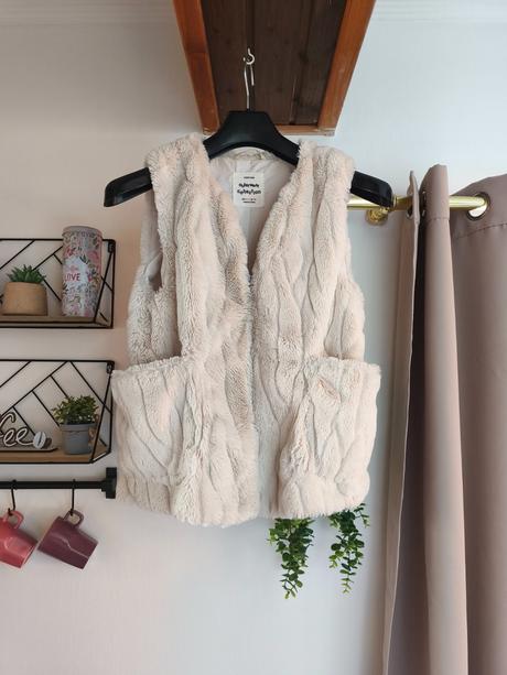 Plyšová vesta, chlupatá vesta 152/158, xs/s, zara,152
