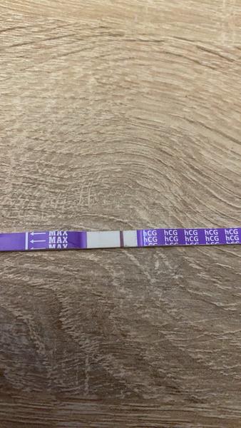 Slabě pozitivní těhotenský test. Co myslíte?