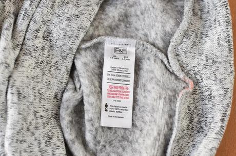 Svetr vel. 4 - 5 let, f&f,110