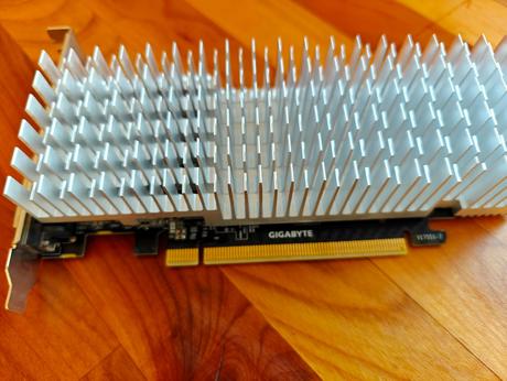 Grafická karta gigabyte geforce gt 1030, 