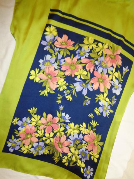 Luxusní zelené lesklé chladivé šaty s květy, zara,m