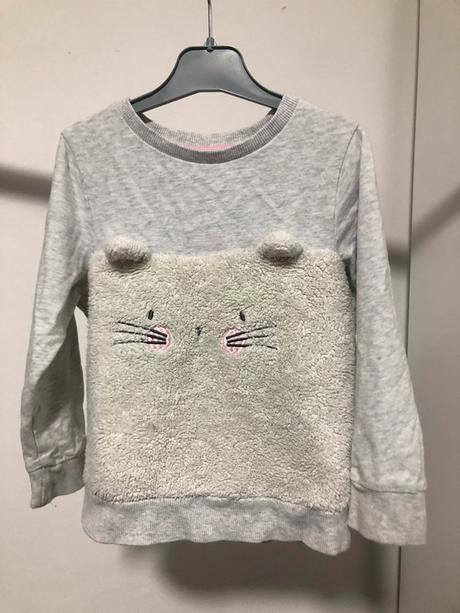 Šedá mikina se zvířátkem, 104