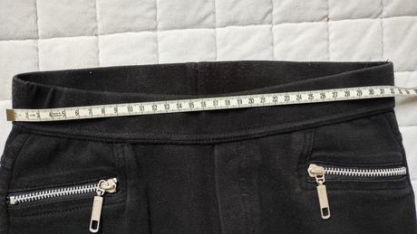 Černé úpletové kalhoty, 146