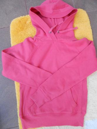 Mikina s kapucí, 152