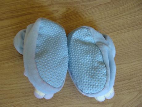 Capáčky se slonem, <17