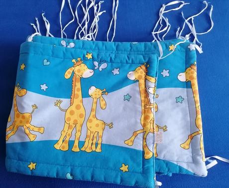 Mantinel na postýlku se žirafkami, šířka (cm): 30