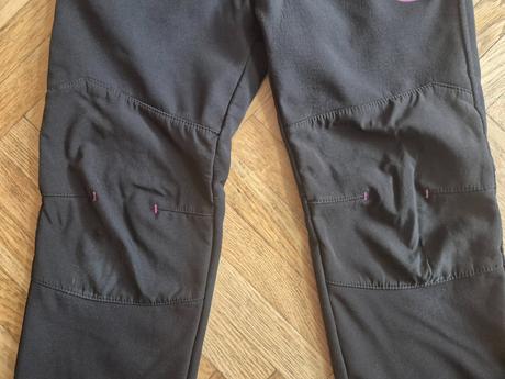 2x zateplené softshellové kalhoty, 122