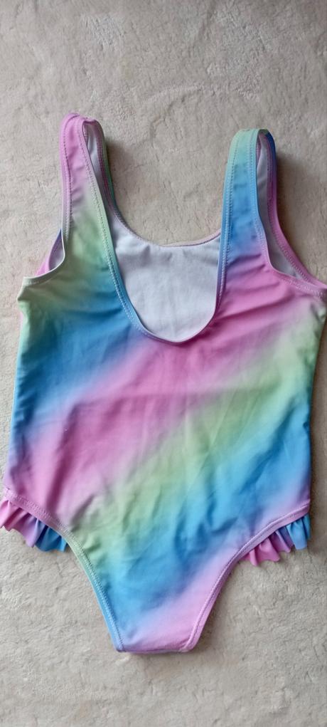 Jednodílné plavky zn."shein" vel."120", 122