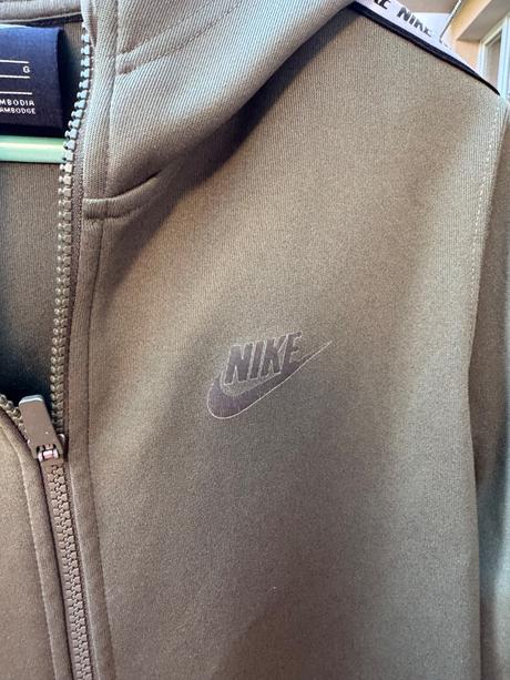 Mikča, nike,158