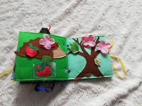 Quiet book 12 stran, 