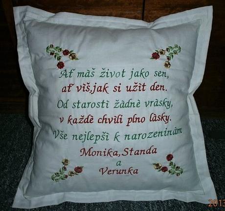 Polštářek mamince z lásky darovaný,