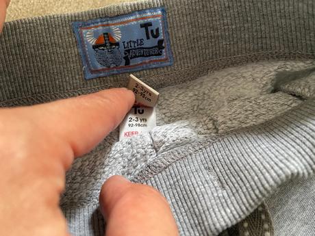 Šedé teplaky, tu,98