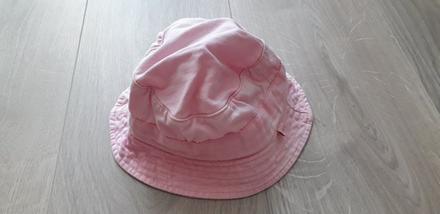 1325 - klobouček, 74