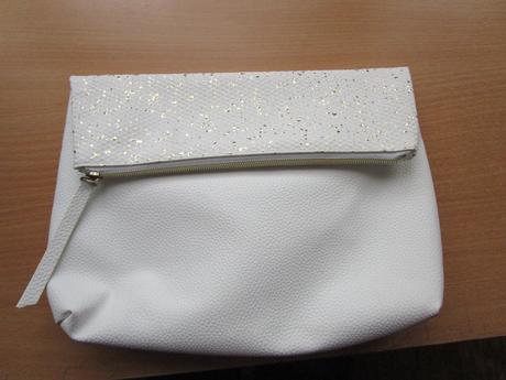 Velmi pěkná šikovná větší kosmetická taštička, 