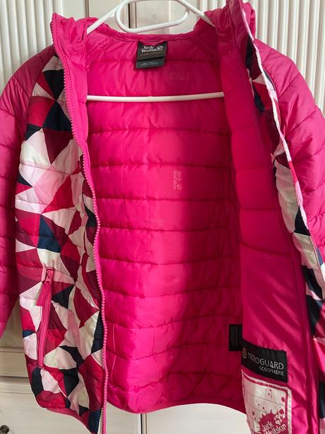 Dívčí zimní bunda zn. jack wolfskin vel. 140, jack wolfskin,140