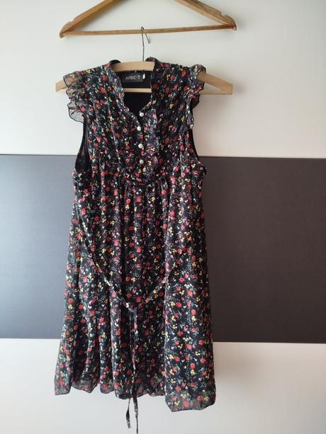 Šaty zn. apricot vel.38, 38