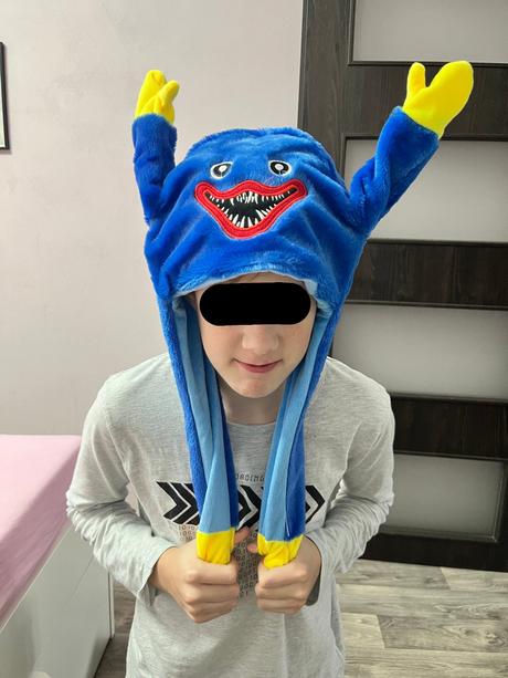 Čepice huggy wuggys pohyblivýma ušima,