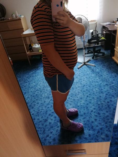 Je normální mít takhle velké břicho na začátku 11. týdne?