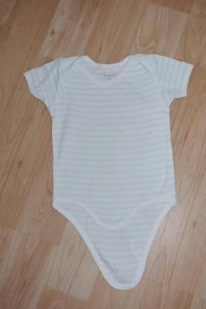 Bile body s modrymi prouzky, 86