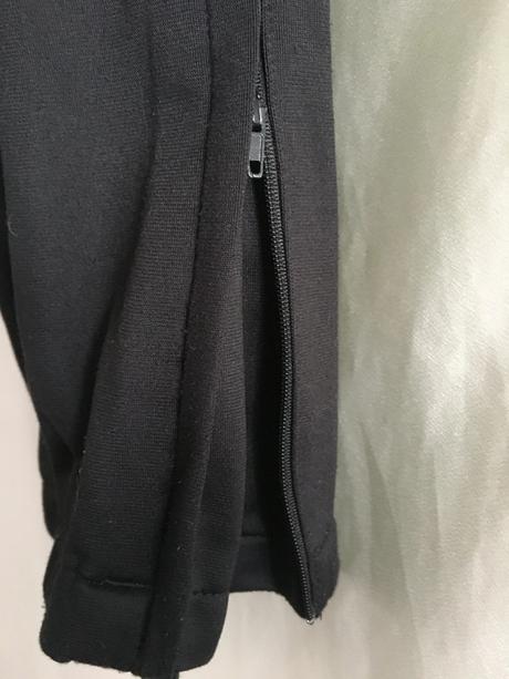 Vel. 140 černé sportovní tepláky, 140