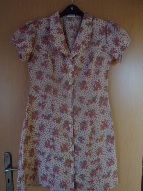 Šaty květované, vel. 42/44 - skoro nenošené, 42