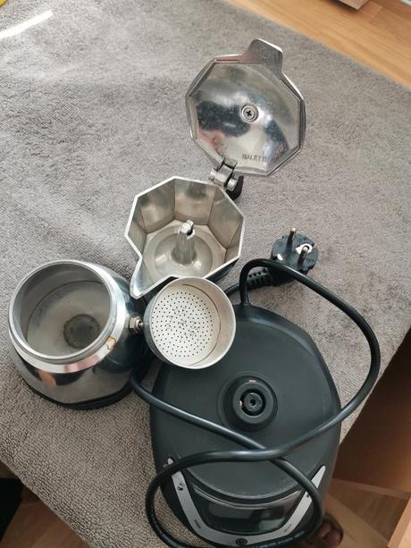 Kávovar moka express, 