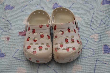 29 30 bílé nazouváky s beruškami, 29