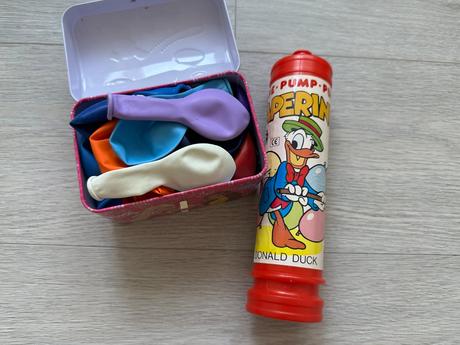 Pumpička na nafouknutí balónků disney + balonky,