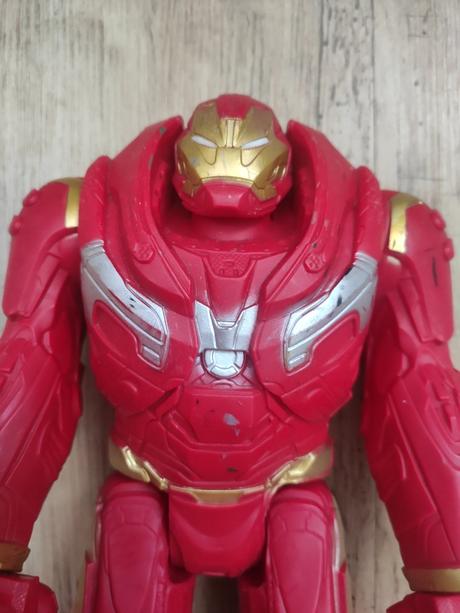 Hulkbuster figurka, 