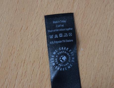 Šaty vel. 9 let, river island,134