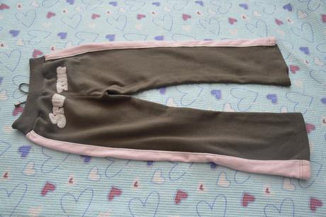 134, 140 teplé khaki tepláky, 134