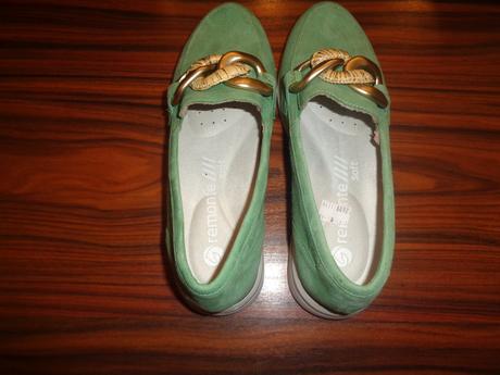 Nádherné hráškově zelené mokasíny remonte, 38