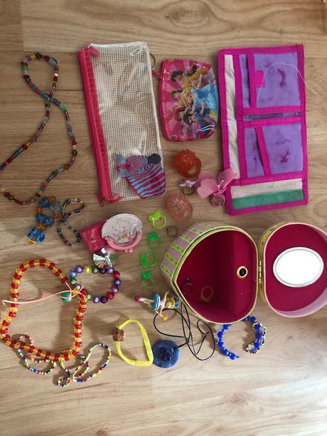 Koralky , naramky, prstynky, tasticky, 