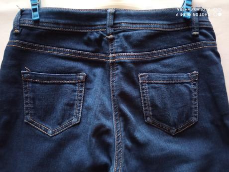 Tmavomodré pružné riflíky, palomino,140