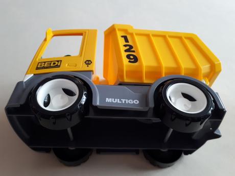 Nákladní auto/sklápěčka a vysokozdvižný vozík,