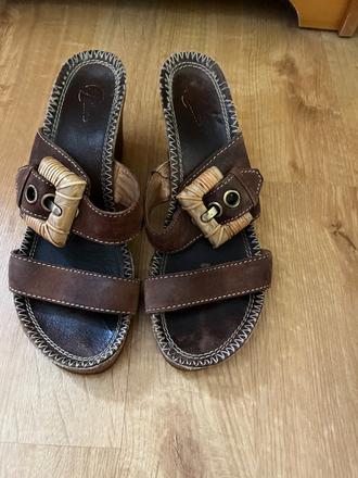 Kožené boty na klínu, baťa,37