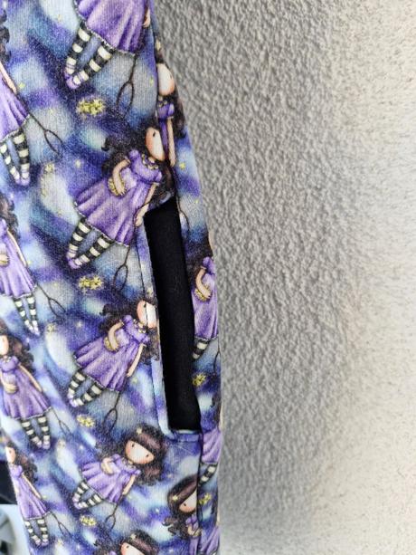 Mikinošaty s kapsami, 128