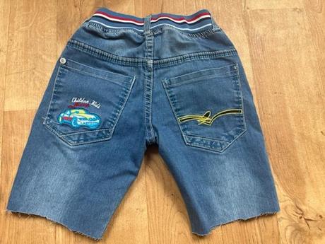 Džínové kraťasy, 122