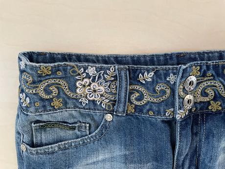 Džínová minisukně s výšivkou v pase, vel 28, l an, s
