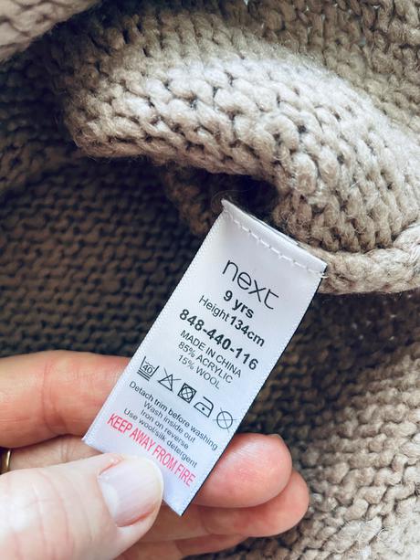 Svetr next - v.9 let sv.hnědý /krémový, 134