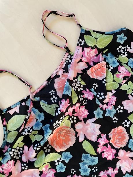 Květinový letní top, vel neuvedena cca s/m, s