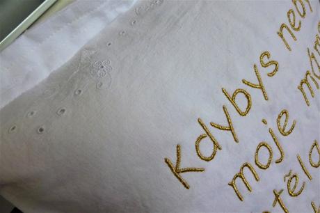 Polštářek mamince z lásky darovaný,