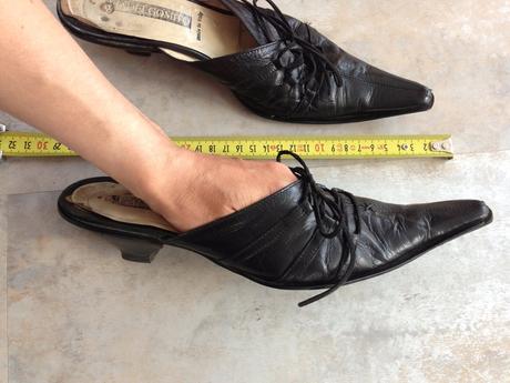 Slippers černé špičaté pantoflíčky 36-37 nazouvací, 36