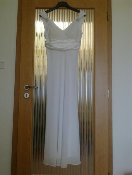 Dlouhé bílé svatební/společenské šifónové šaty, m