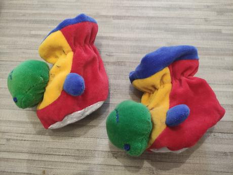 Papučky s rolničkami, <17