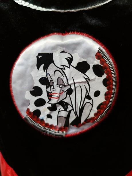 Šaty cruella, 
