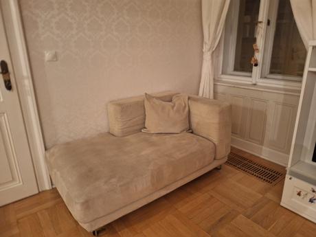 Obyvak ikea pohovka, lezadlo, konferencni stolek,, 