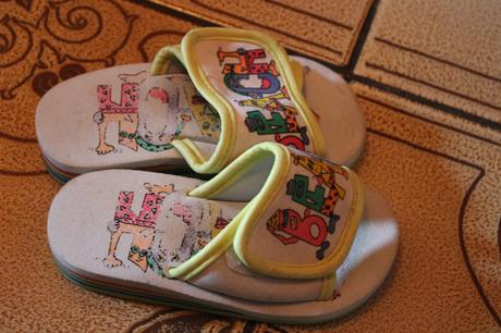 Dívčí pantofle - papuče vel. 24, stélka 15,5 cm, 24